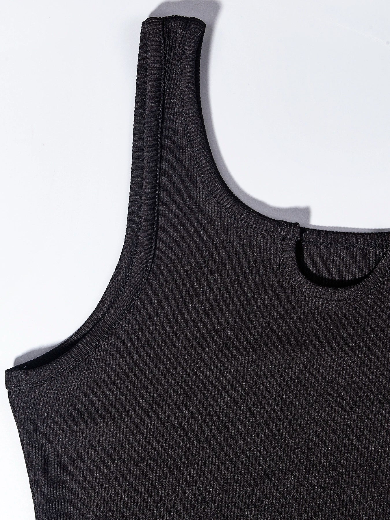 Women'S Ribbed Crop Sleeveless Tank Top & Striped Print Belted Bag Waist Shorts Setfitted Comfort Scoop Neck Crop Tank & Shorts